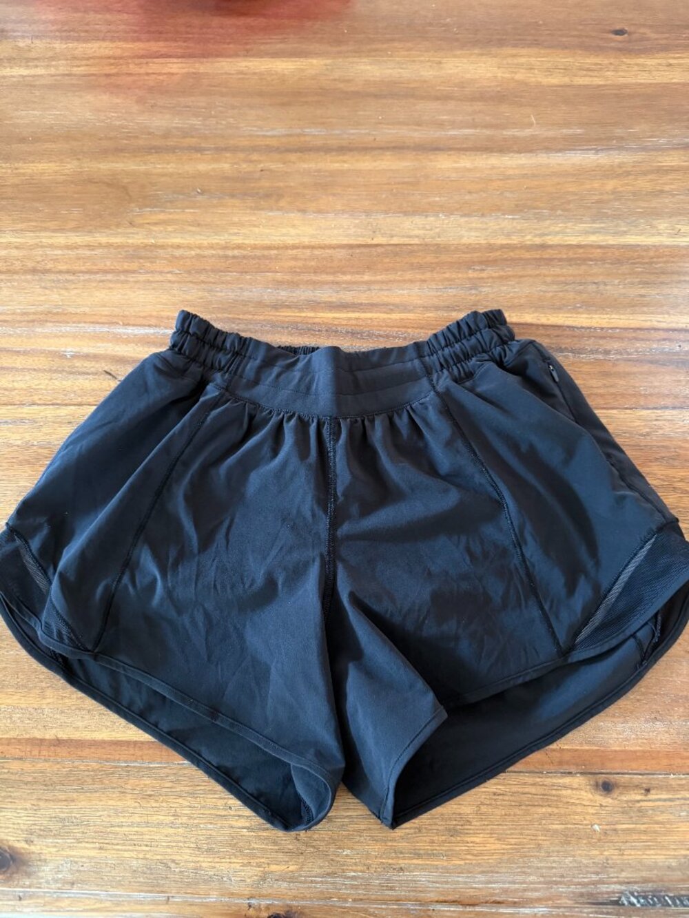 Lululemon Hotty Hot 4" High Rise Shorts Black, Size 6